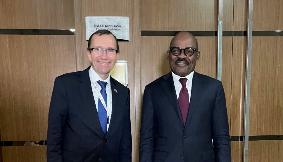 Klima- og miljøminister Espen Barth Eide hadde et eget møte med Kongos finansminister Nicolas Kazadi i Kinshasa i begynnelsen av oktober. De diskuterte blant annet hvor lurt det er for Kongo å satse på olje nå som mange land er på vei vekk fra fossil energi.