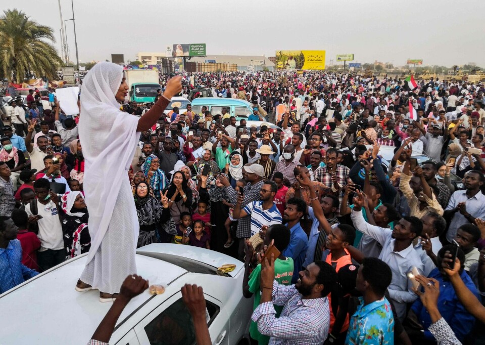 Sudan var i mange år underlagt diktatoren Omar al-Bashirs beinharde styre. Den sudanske demokratiaktivisten Alaa Salah ble et symbol på motstanden mot regimet. Tre år etter er et annet militærregimet ved makten.