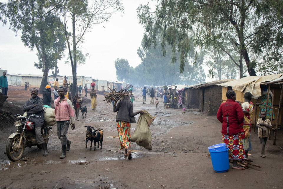 Tidlig morgen i Plain Savo-leiren i DR Kongo. Levekårene for de 40 000 internt fordrevne i leiren er harde. Mange av de internt fordrevne spiser kun ett måltid om dagen og mange barn viser tegn til underernæring, rapporterer UNHCR. Flyktningarbeidet i Kongo har i år kun mottatt 40 prosent av den finansieringen organisasjonen mener er nødvendig.