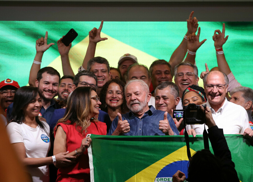 Lula da Silva holdt i går kveld en seierstale etter å ha vunnet en knepen seier mot president Jair Bolsonaro. Valgseieren er slutten på en skitten valgkamp, men nå begynner en langt hardere kamp for å endre Brasil, skriver Benedicte Bull.