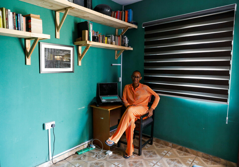 Amanda Iheme (30) er klinisk psykolog og førstegangsvelger. Hun håper folk er frie til å stemme på den kandidaten de tror på. Her er hun fotografert i hjemmet sitt i Lagos, Nigeria. Foto: Temilade Adelaja / Reuters / NTB