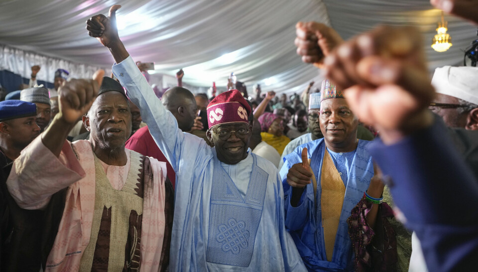 Bola Tinubu, som tilhører avtroppende president Muhammadu Buharis parti APC, har sikret seg rundt 35 prosent av stemmene