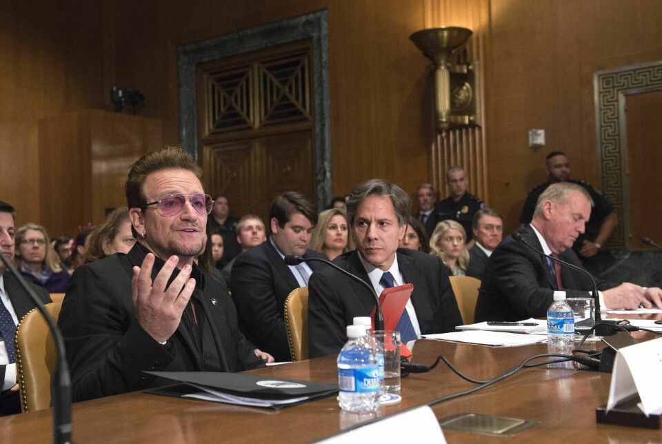 Bonos kjendisstaus og engasjement har gjort at han har fått tilgang til statsledere og politikere over hele verden. Her deltar han i kongresshøring i USA om hvordan bistand kan brukes til å bekjempe voldelig ekstremisme i fattige land.