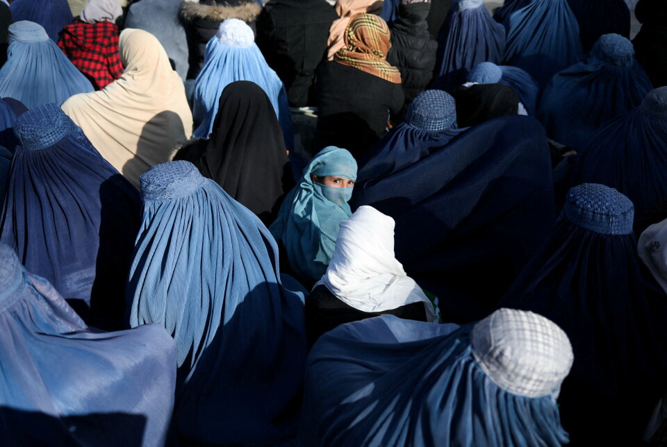 Etter maktovertagelsen i Afghanistan har Taliban innført en rekke forbud mot kvinner og jenter yrkesdeltagelse og utdanning. I går vedtok et enstemmig sikkerhetsråd en resolusjon som krever at Taliban reverserer tiltakene. Bildet er tatt i Kabul i januar i fjor.