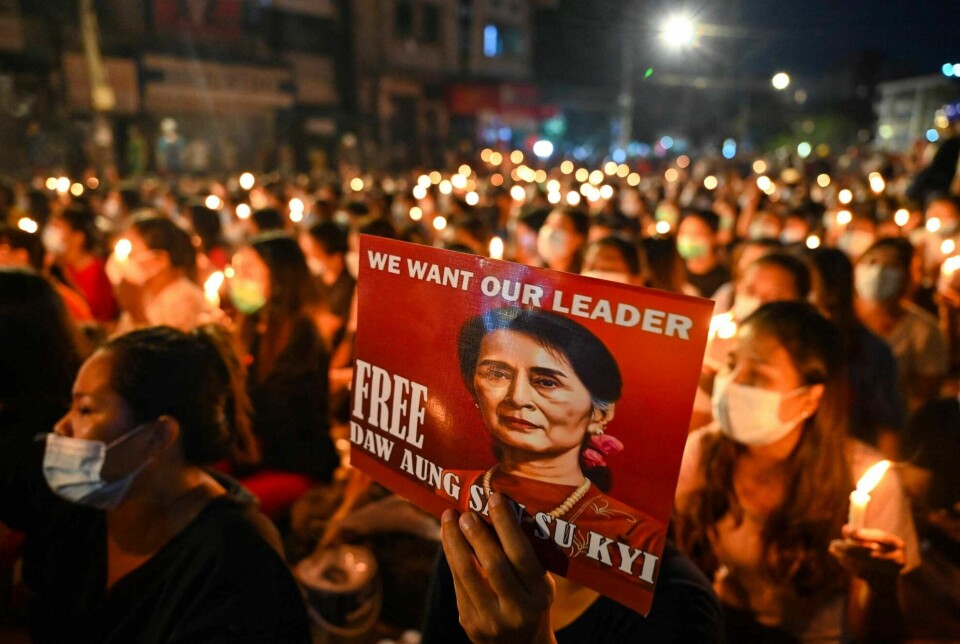 En demonstrasjon til støtte for Aung San Suu Kyi kort tid etter at hun ble arrestert av militærjuntaen i 2021.