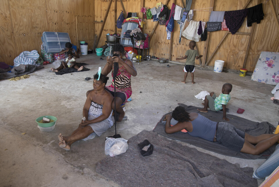 Mange er drevet på flukt fra sine hjem som følge av gjengvolden i Haiti. Her har noen av dem søkt ly i en skolebygning i Tabarra i Port-au-Prince tidligere i august.