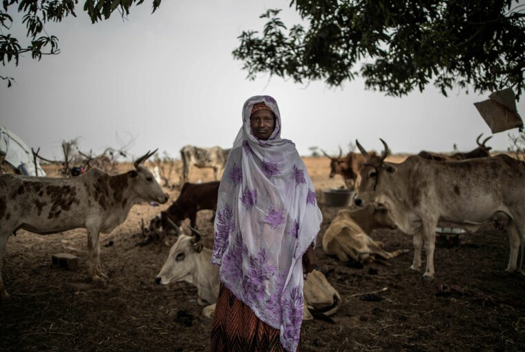 En kvinne fra fulanifolket, Benda Diakete, i en leir i Banguetaba, Mali.