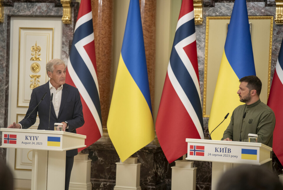 Statsminister Jonas Gahr Støre holder pressekonferanse med Ukrainas president Volodymyr Zelenskyj i Mariinskyi palasset i Kyiv i august.