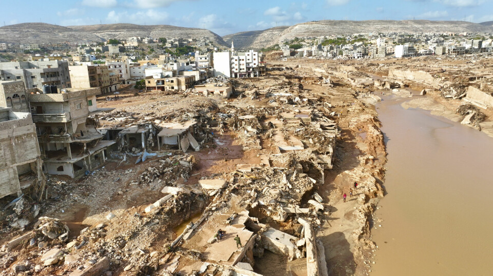 Til tross for advarsler fra eksperter ble ikke dammene over Derna vedlikeholdt. 11. september brast demningene og ødela store deler av byen Derna. Mer enn 11.000 mennesker mistet livet.