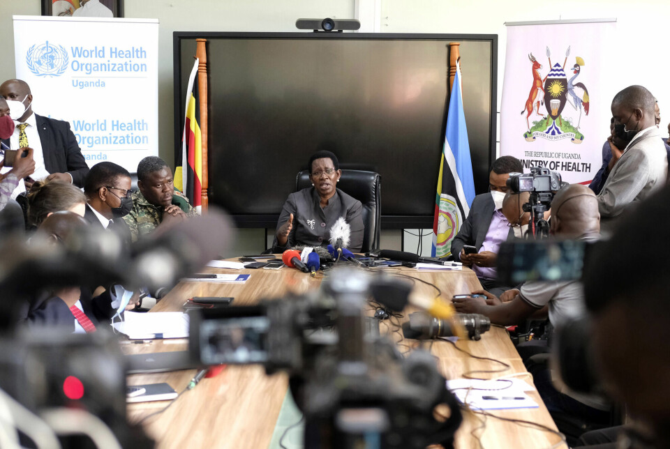 Ugandas helseminister Jane Ruth Aceng holder pressekonferanse i Kampala 20. september 2022. Hun erklærer at landet står overfor en nytt alvorlig ebola-utbrudd. WHO berømmer landets raske respons og åpenhet i møtet med utbruddet.