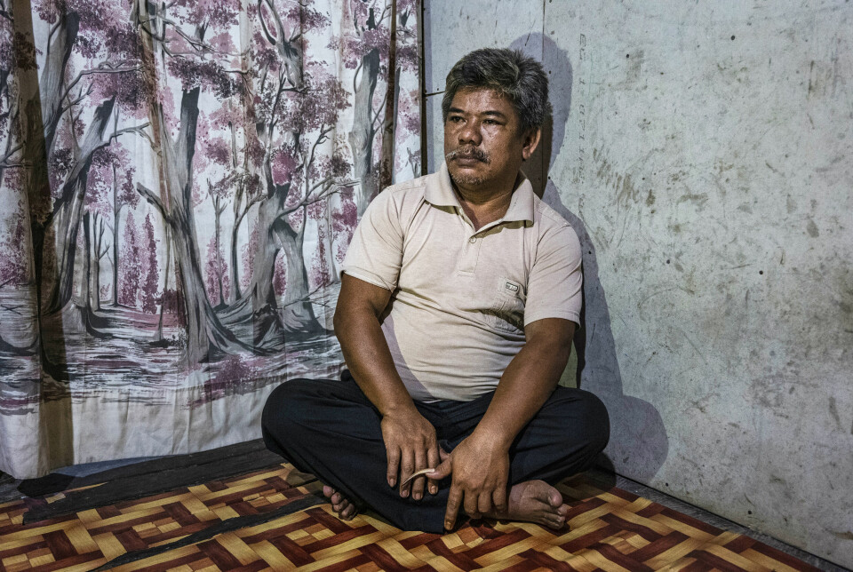 Pandi Jonadi, som er medlem av urfolksgruppen balik, må flytte når demningen som bygges for Nusantara, er ferdig. Det er ikke første gang balikene blir fordrevet og Jonadi er misfornøyd med mangelen på hjelp fra myndighetene.