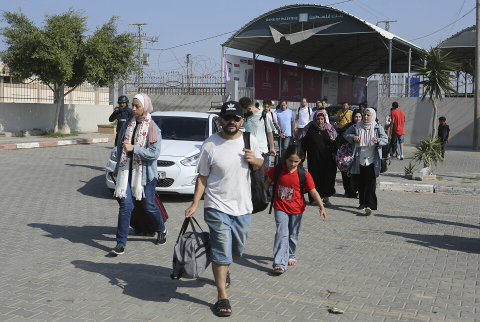 Personer med utenlandsk pass har fått krysse grensen ved Rafah over til Egypt 1. november.