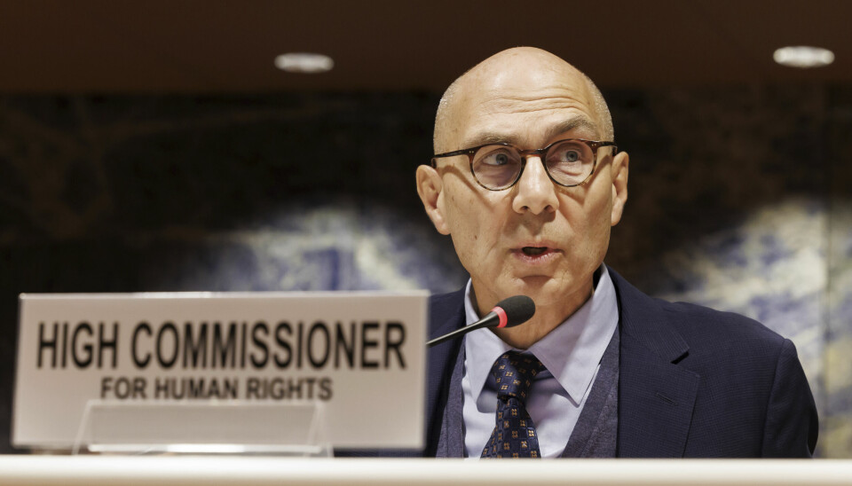 FNs menneskerettssjef Volker Türk brifet, her på et møte om situasjonen i Midt-Østen, ved FNs europahovedkvarter i Geneve torsdag 16. november.
