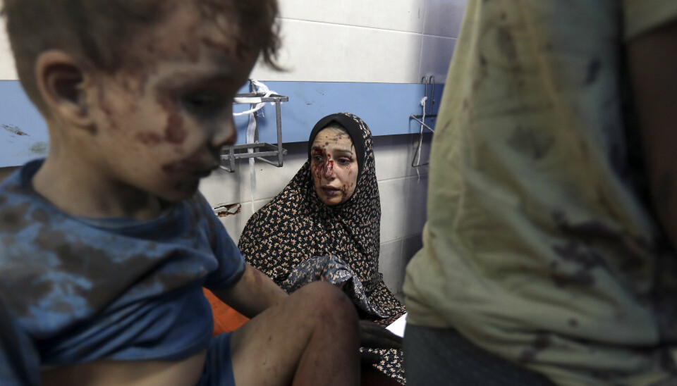Sårede personer får behandling på al-Shifa sykehuset, etter Israelske luftangrep på Gaza by.