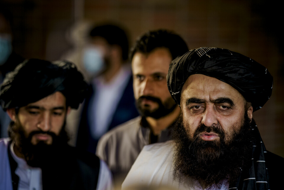 Amir Khan Muttaqi og andre representantar frå Taliban-leiinga var i Oslo i januar 2022, for å ha møter og forhandlingar med mellom anna Noreg sine myndigheiter. I juni 2023 var den islamistiske, afghanske leiinga på nytt i Oslo for å delta på ein konferanse om fred i regi av UD.