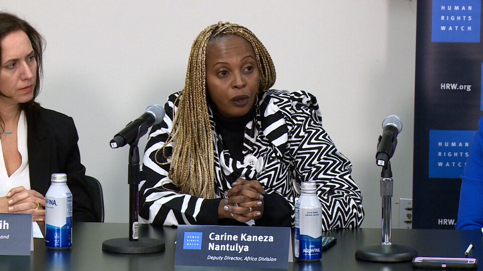 Carine Kaneza Nantulya, HRWs direktør for Afrika under fremleggelsen av rapporten i New York.