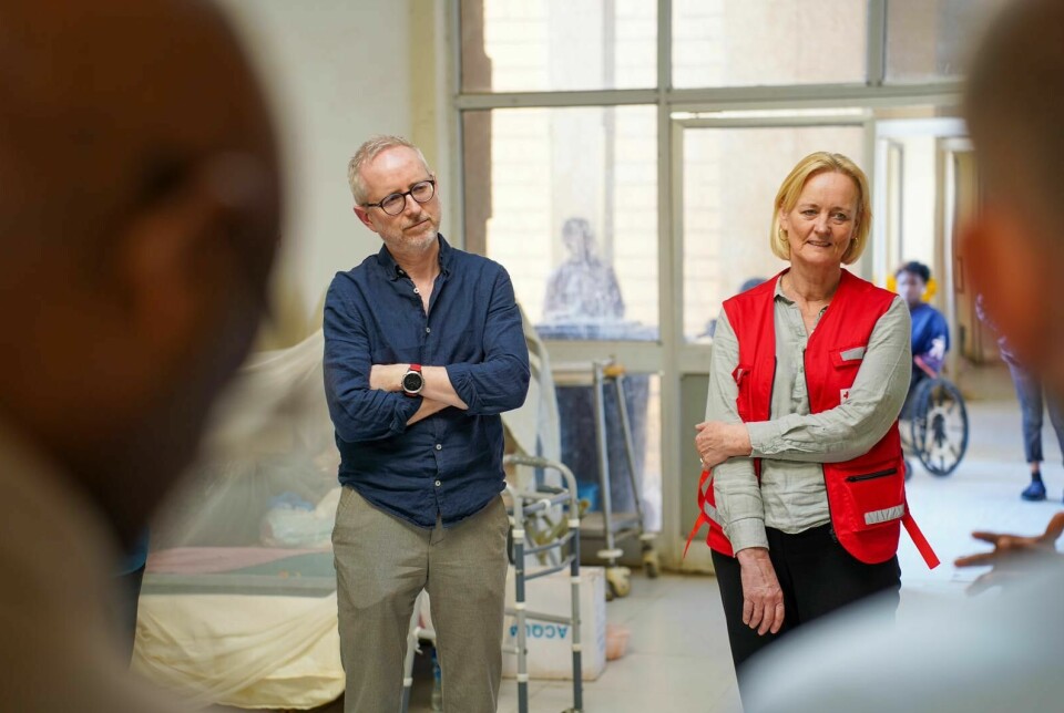 Norad-direktør Bård Vegar Solhjell og generalsekretær i Norges Røde Kors Anne Bergh besøkte et sykehus i Mekelle, hovedstaden i Tigray-regionen, der Røde Kors yter hjelp til krigsskadde, blant annet i form av proteser.