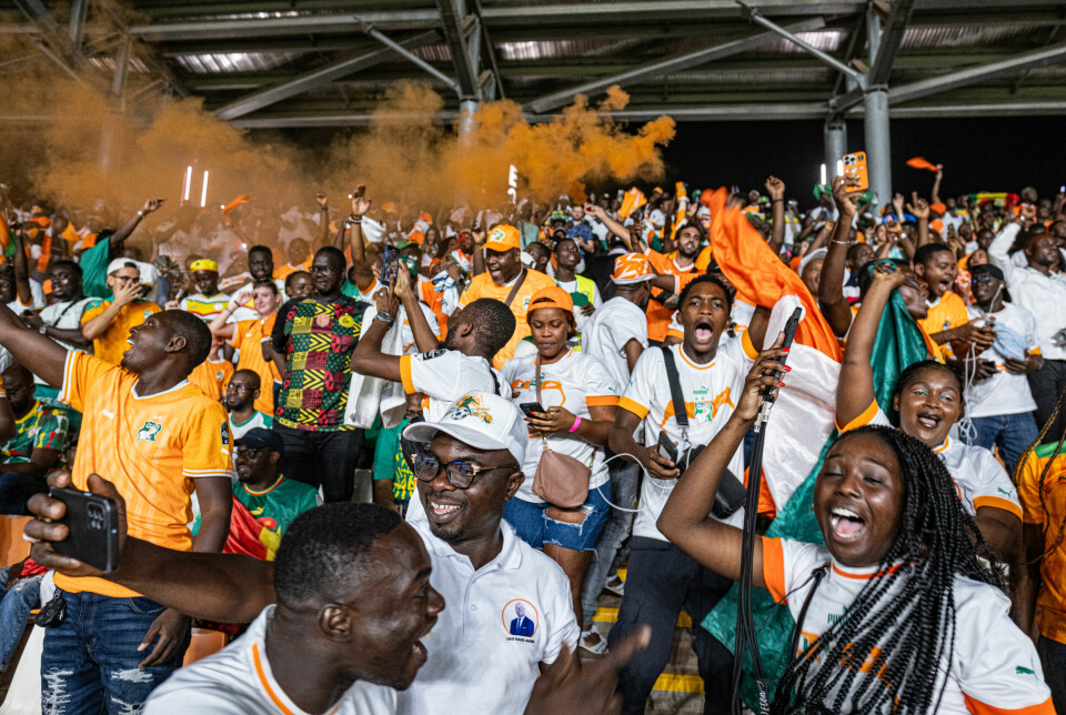 Stemningen var euforisk på stadion da Elfenbenskysten slo regjerende mester Senegal i åttendedelsfinalen.
