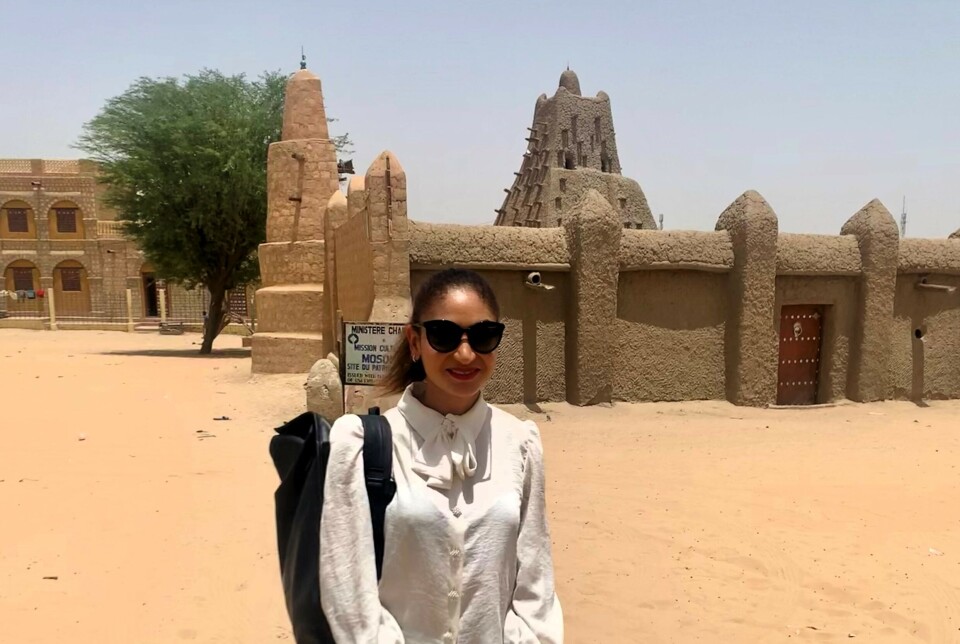 Melissa Søvik (31) har til tross for ung alder, lang utlandserfaring. Hun har jobbet som ambassadesekretær i Mali og i Nigeria, hatt internship i Costa Rica og Brasil og studert i Frankrike, Mexico og USA.