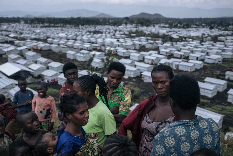 Kvinner og barn i Rusayo-leiren for internt fordrevne i utkanten av Goma i Øst-Kongo oktober 2023. De har flyktet fra kamper lenger nord mellom den kongolesiske hæren og den tutsiledede M23-militsen.