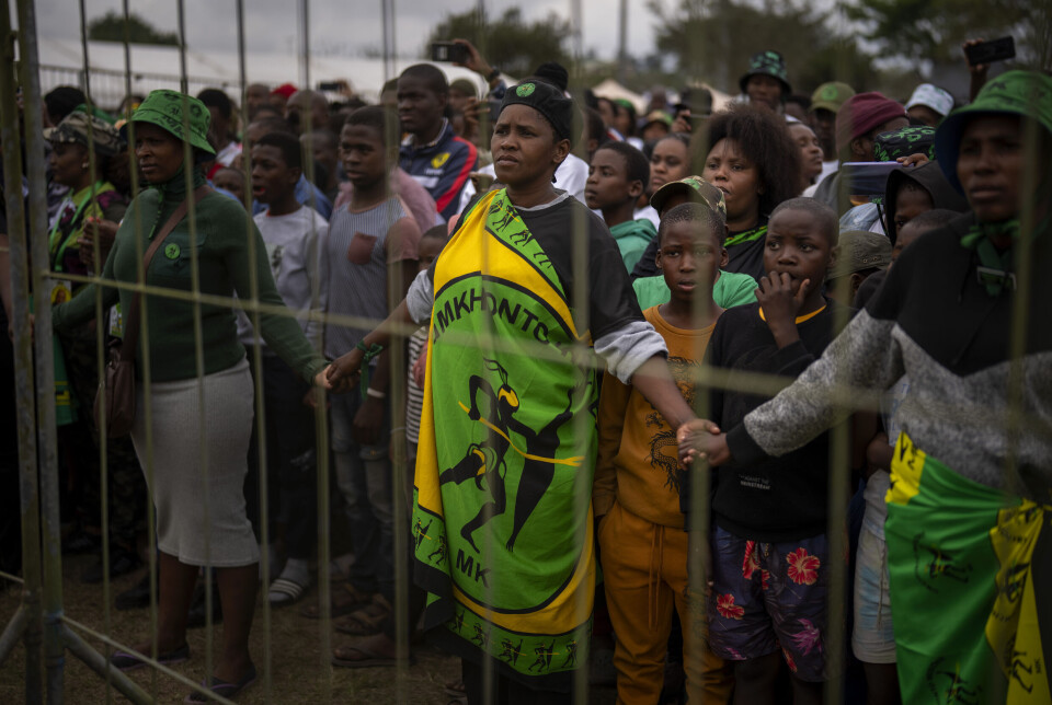 Sørafrikanere går til valgurnene for å velge ny nasjonalforsamling onsdag. Bildet viser tilhengere av opposisjonspartiet Ukhonto we Sizwe på et valgmøte i Mpumalanga, Sør-Afrika, 25. mai.