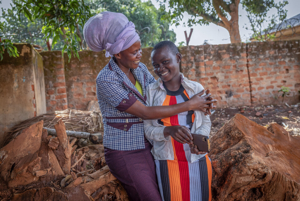 Angel, her med moren Scovia, holdt på å dø av en skjult hjertefeil, men var heldig og fikk gratis operasjon. Noe de aller færreste med denne sykdommen i Uganda har råd til.