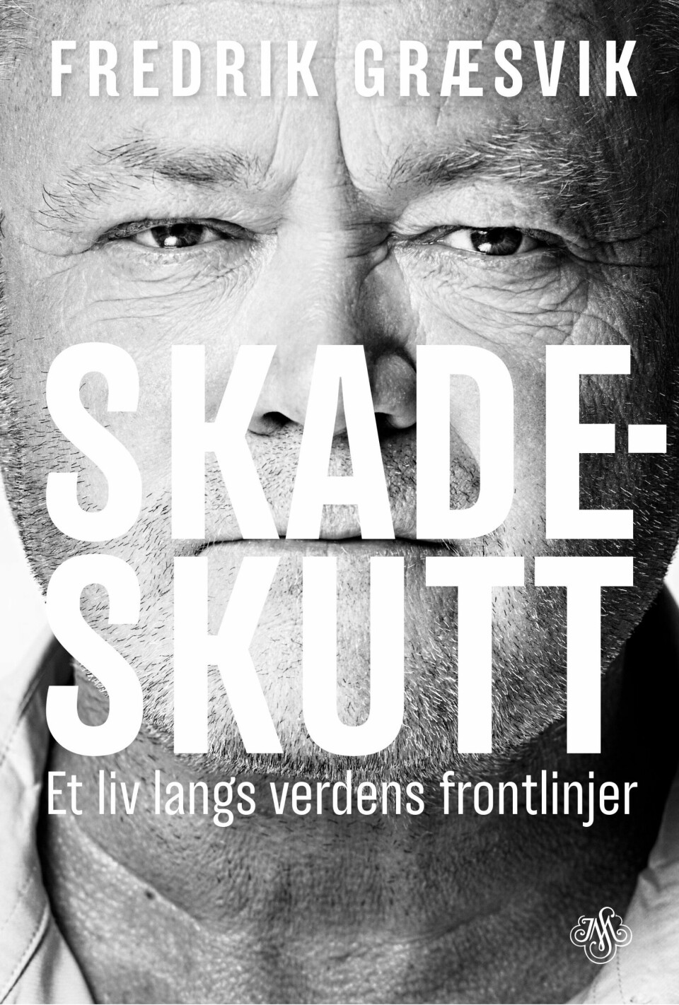 «Skadeskutt» er skrevet at Fredrik Græsvik, utgitt av Kagge Forlag i 2024.