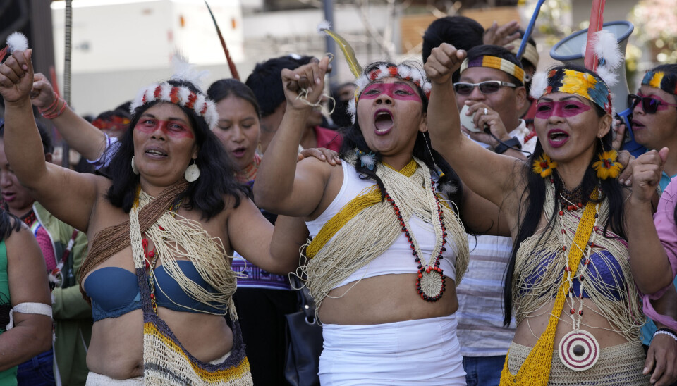 Kvinner fra Waorani-stammen deltar i en demonstrasjon i Quito mot oljeutvinning i Amazonas.
