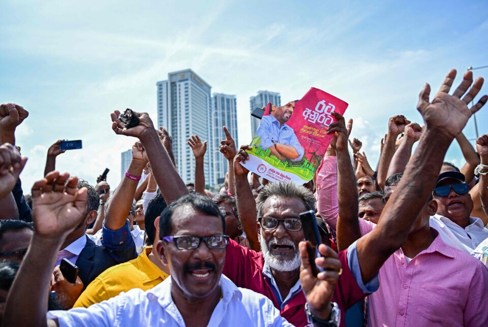 Tilhengere av Sri Lankas nyvalgte president Anura Kumara Dissanayaka feirer i hovedstaden Colombo 23. september.