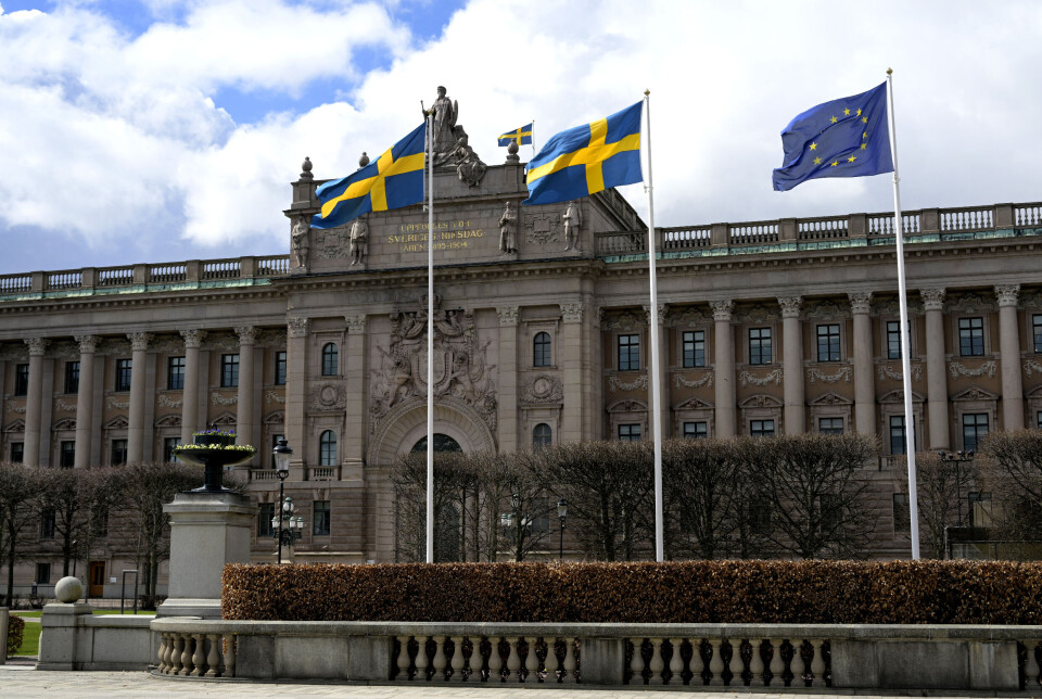 Rapporteringen som svenske folkevalgte i Riksdagen får av regjeringen, er for dårlig, mener svenske bistandseksperter. De mener også at den norske regjeringens rapportering til Stortinget har mange av de samme svakhetene som rapporteringen i Sverige.