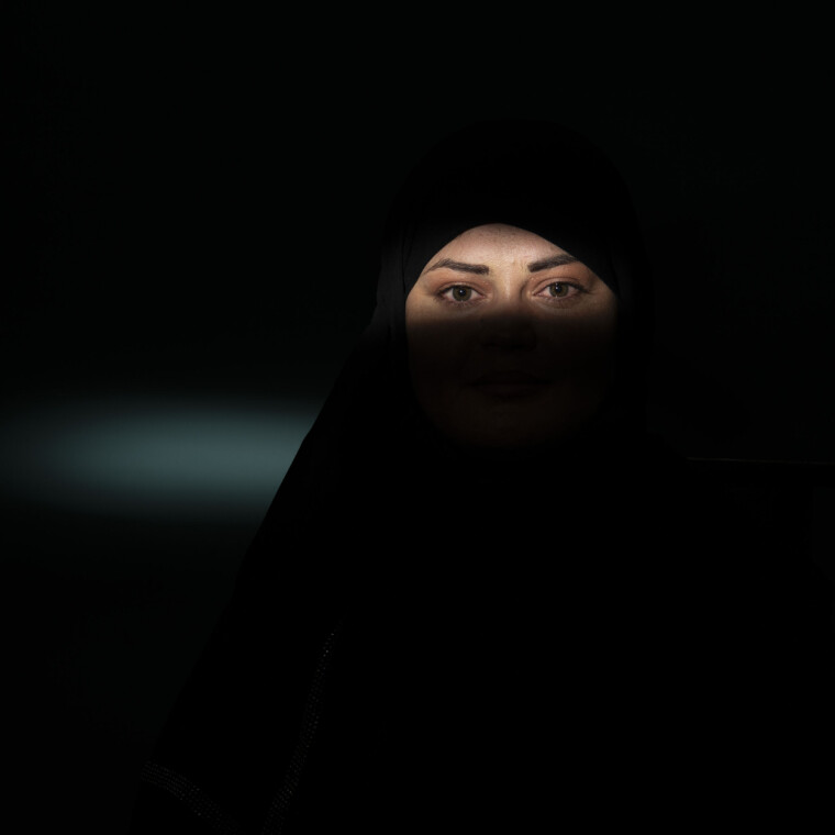 Maira (24) måtte kjempe for å overbevise familien om at hun som kvinne kunne bli journalist.