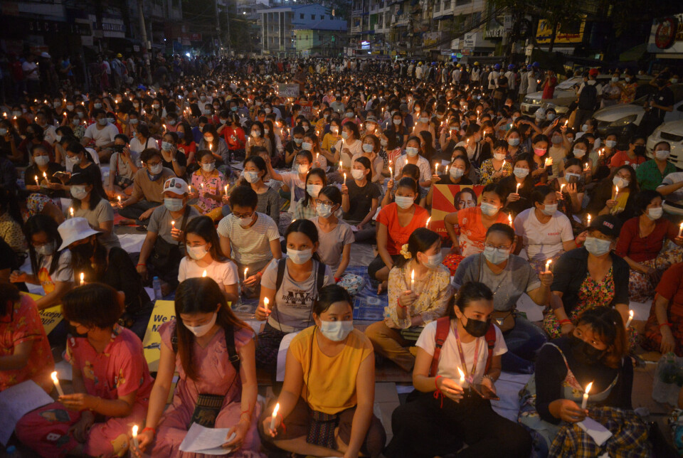 Millioner av mennesker engasjerte seg i
«vårrevolusjonen» og protestbevegelsen Civil
Disobedience Movement etter kuppet. Her fra en
demonstrasjon i Yangon i mars 2021.