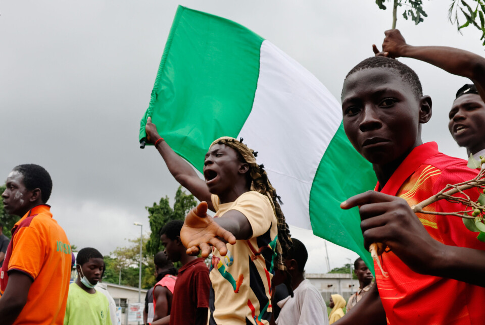 Unge demonstranter protesterer mot regjeringen i Abuja, Nigeria, 2. august.