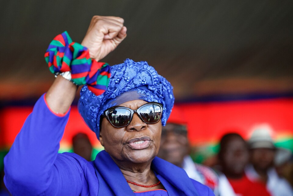 Presidentkandidat Netumbo Nandi-Ndaitwah fra partiet SWAPO knyttet neven på et valgkampmøte i Namibias hovedstad Windhoek 24. november.