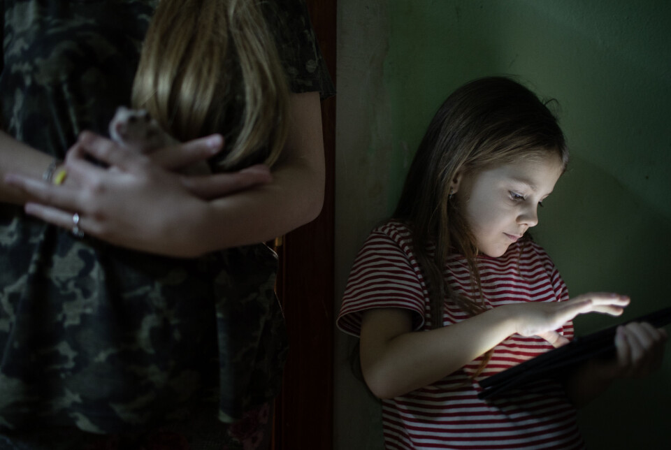 I kaoset som oppstod under den russiske invasjonen av hjemstedet kom Viola (dengang fire år) bort fra moren og storebroren. I seks måneder levde hun hos bestemoren. Med krig og russiske soldater i området var det for farlig å dra tilbake til moren. Nå er hele storfamilien gjenforent i storbyen Kharkiv.