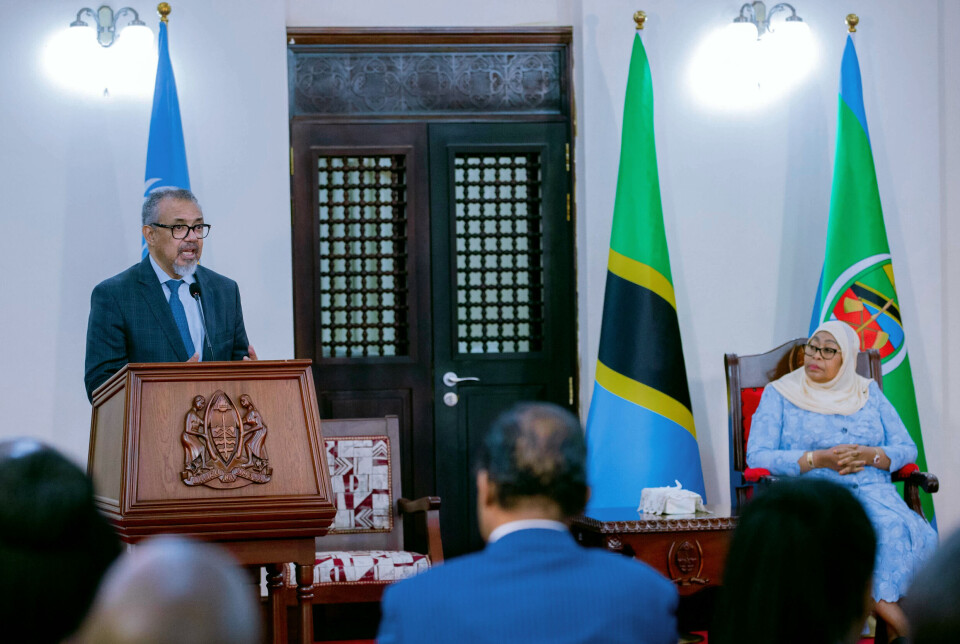 WHO-direktør Tedros Adhanom Ghebreyesus og president Samia Suluhu Hassan under en pressekonferanse i Tanzanias hovedstad Dodoma mandag denne uken. Tanzanias president bekreftet utbrudd av Marburg-virussykdommen (MVD).