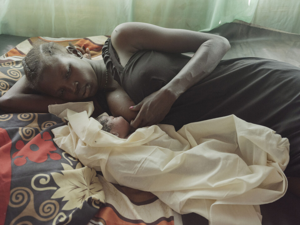 Elizabeth Williams har født sitt første barn på en feltklinikk i Sør-Sudan.