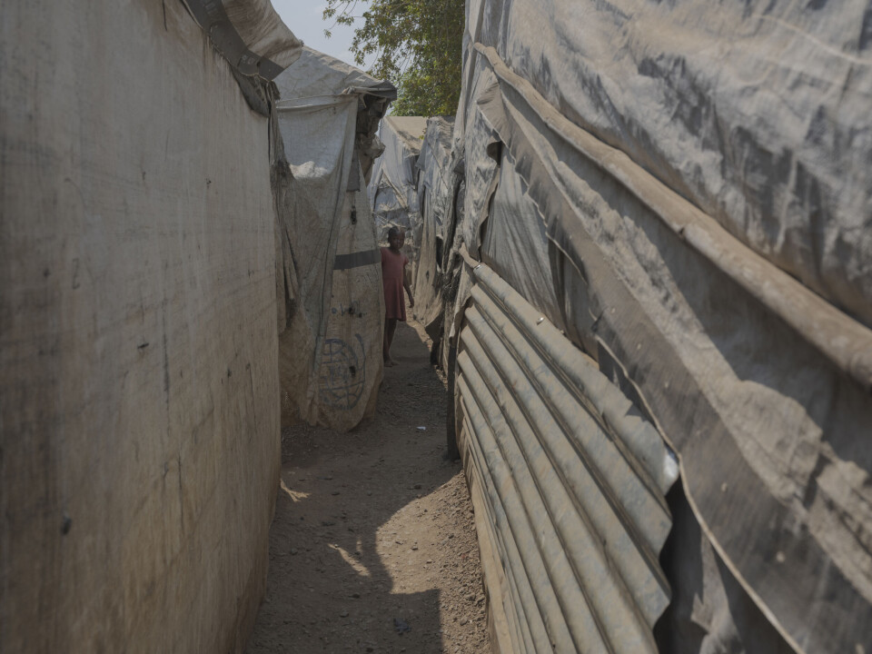 Husene står tett i tett i denne leiren der det bor 16.000 mennesker.