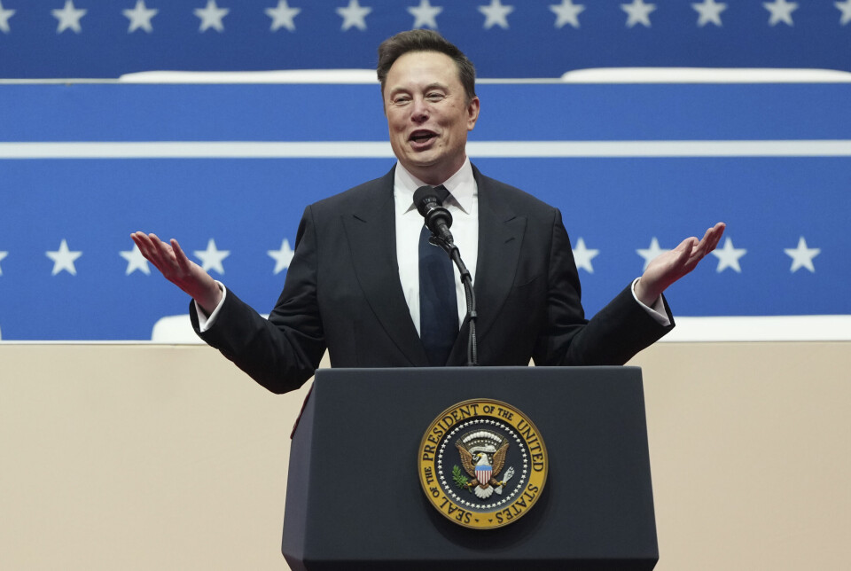 Elon Musk kom i går med en rekke udokumenterte påstander om USAID, blant annet at det er en kriminell organisasjon. Samtidig ble to sjefer i USAID permittert.