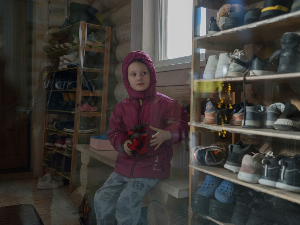 Sofia venter på å få dra hjem til familien som har bosatt seg i nærheten av skolen.