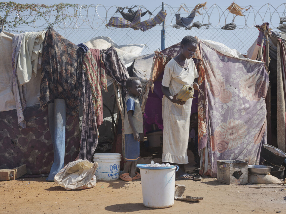 Ble holdt fanget av RSF-soldater i åtte dager. Nå bærer hun barnet til en av dem