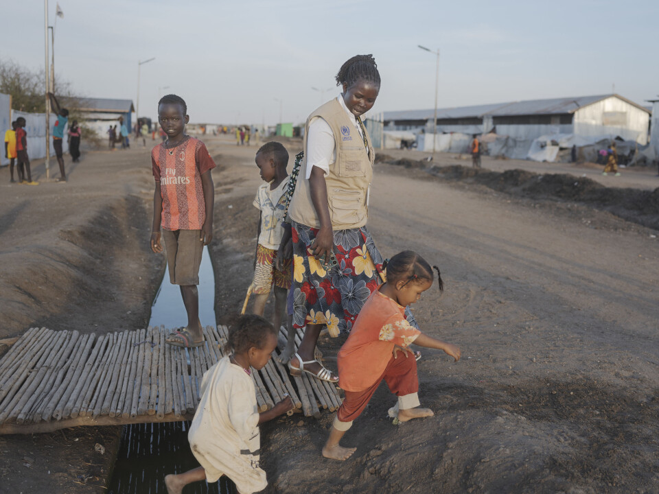 Ble holdt fanget av RSF-soldater i åtte dager. Nå bærer hun barnet til en av dem