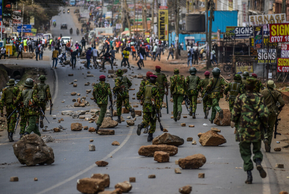 Militæret konfronterer unge som protesterer mot økte priser og korrupsjon i Nairobi, Kenya, 9. mars 2025.