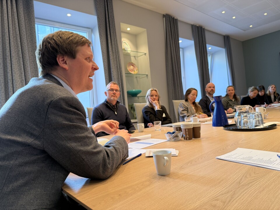 Utviklingsminister Åsmund Aukrust under møtet med norske organisasjoner torsdag. Organisasjonene etterlyste blant annet en økonomisk krisepakke og tydelig norsk lederskap.