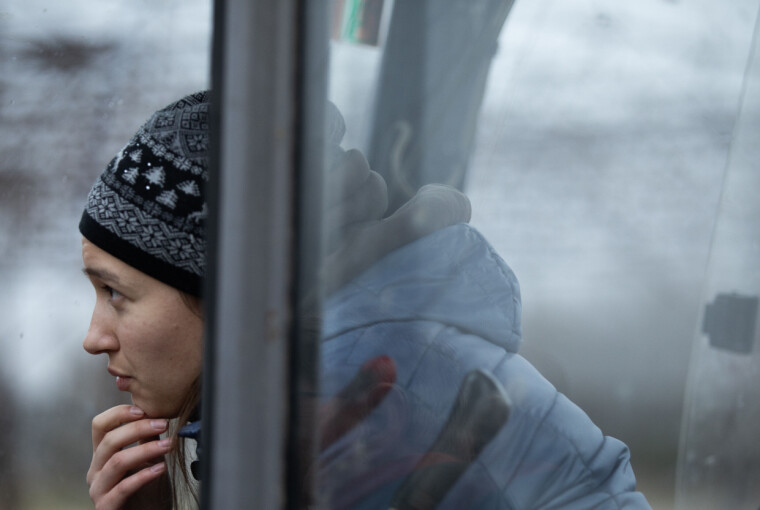 Tatjana Lazarenko (28) er utdannet sosialarbeider, men vil skifte jobb. Som gravemaskinfører kan hun både tjene mer penger og støtte opp om landets økonomi i en krigstid.