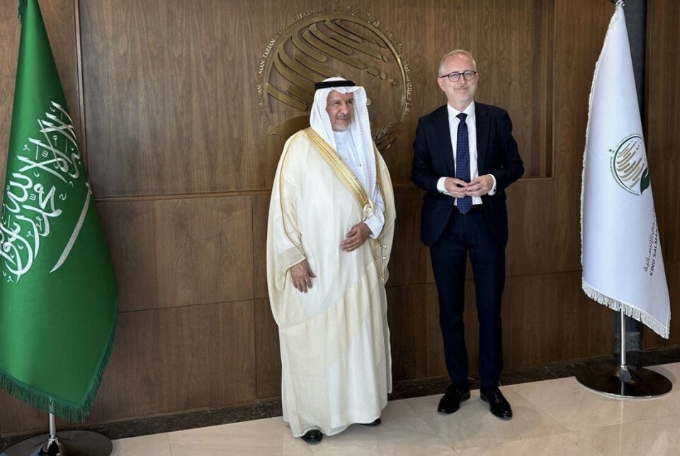 Aktørene Bård Vegar Solhjell møtte på sin reise til gulfen, ga uttrykk for at de ønsker å samarbeide med kunnskapsbaserte bistandsaktører. Her er Norad-direktøren med Dr. Abdullah Alrabea fra King Salman Humanitarian Aid and Relief Centre i Riyadh.