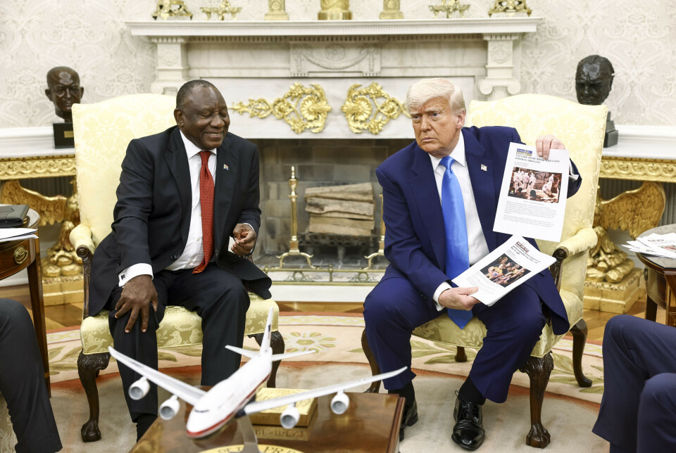 Under et anspent møte konfronterte Donald Trump Sør-Afrikas president Cyril Ramaphosa med videoer og nyhetsartikler om påstått folkemord på hvite sørafrikanere.