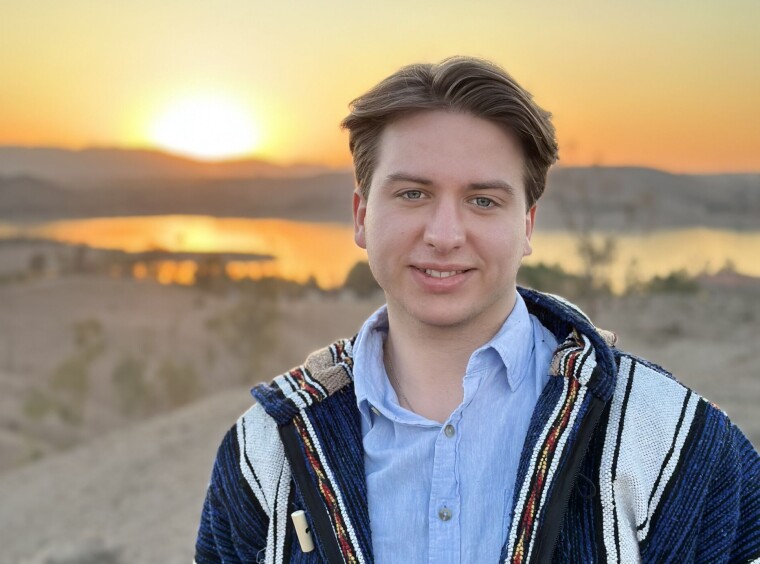 – Folk er opptatt av at Norge skal få mer igjen for pengene man putter i utlandet, og da gjelder det å få næringslivet på banen, sier internasjonal leder i Senterungdommen Dane Skofterud. Nå vil han at ideen prøves ut i et samarbeid med Syria.