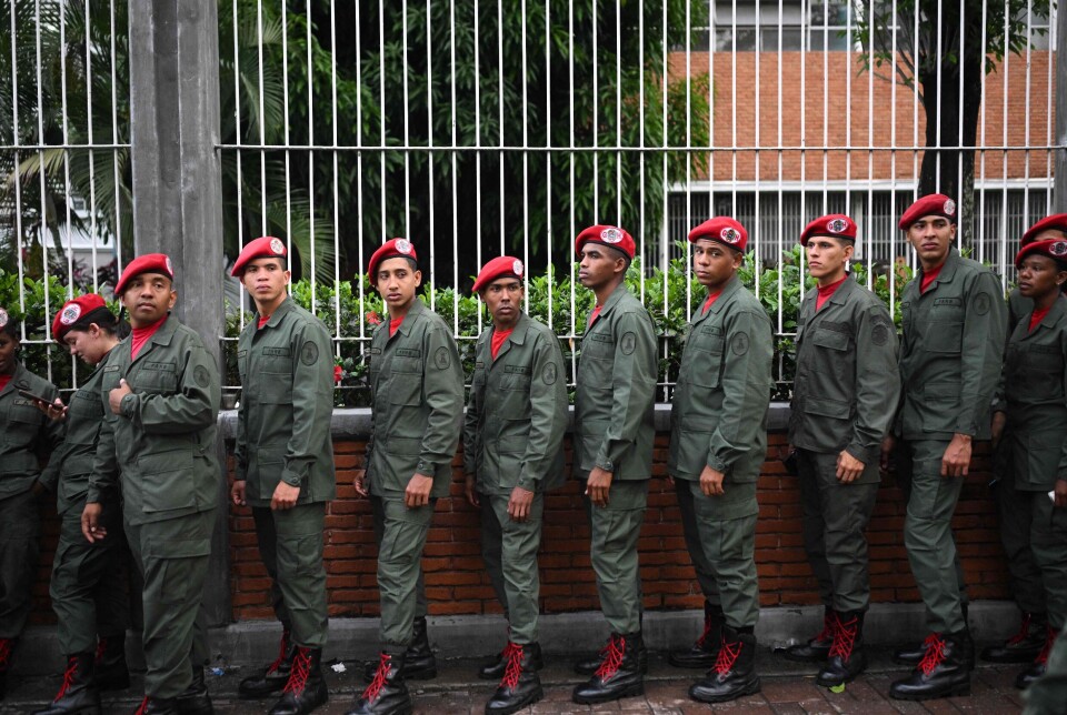 Presidentens hær sto i kø for å stemme under kongress- og lokalvalget i Venezuelas hovedstad Caracas 25. mai 2025. Valget ble boikottet av store deler av opposisjonen på grunn av det omstridte presidentvalget i fjor.