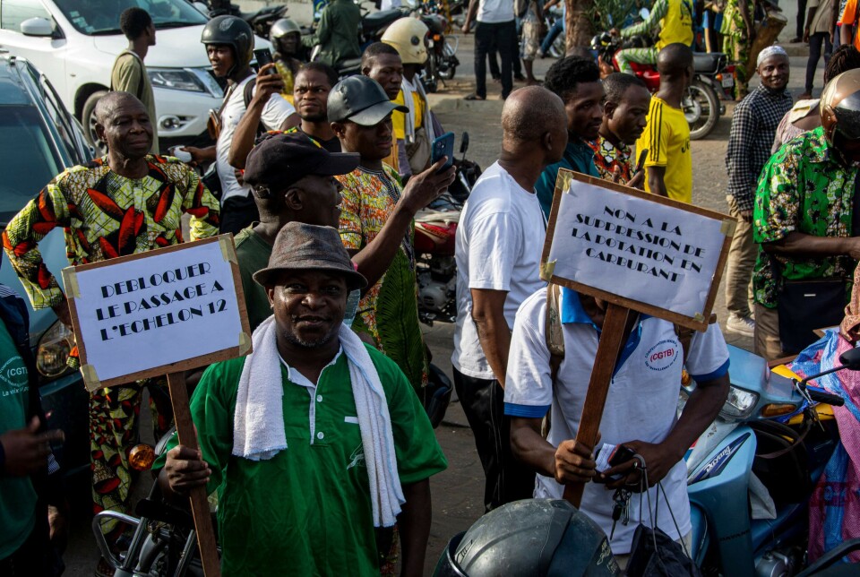 Arbeidere i hele verden er under press, også i Benin. I 2024 ble fagforeningsledere i Benin arrestert for fredelig å ha forsvart arbeider-rettigheter og for å ha demonstrert mot økte priser.